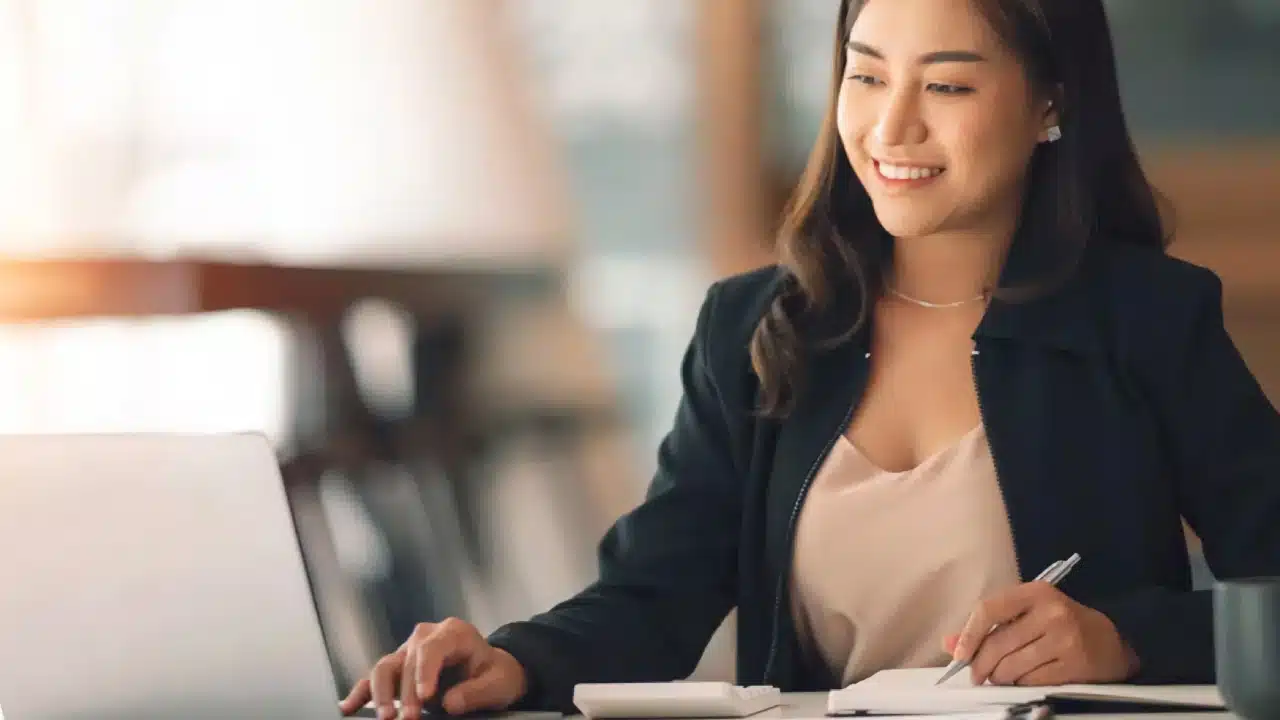 Women working on laptop